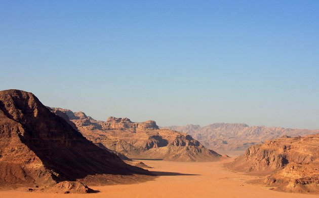 Zweven boven Wadi Rum