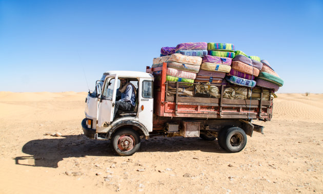 Matrassenvervoer in de Sahara?