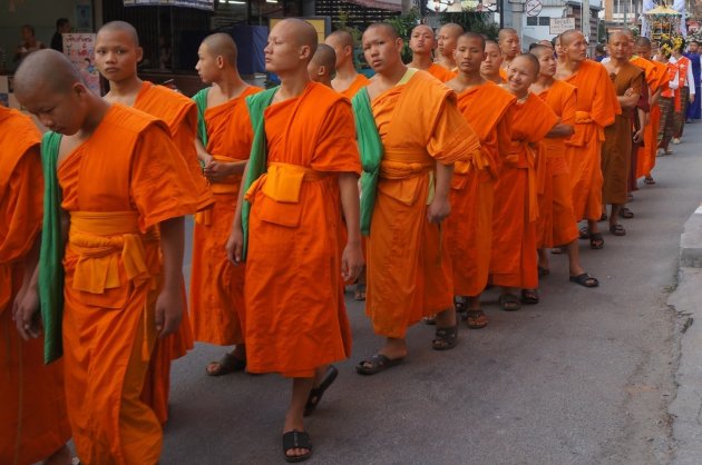 De monniken parade, Chiang Mai.