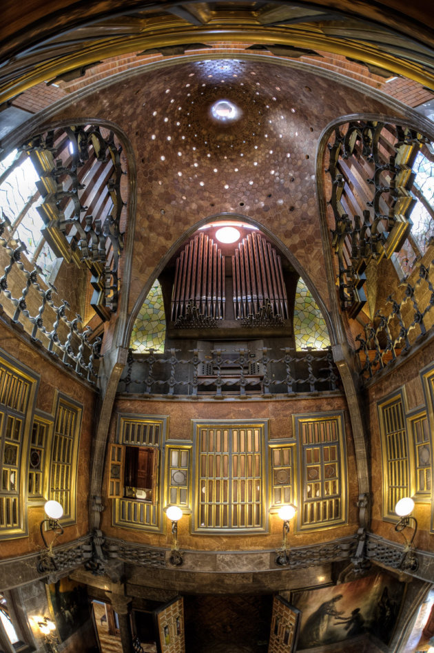 De orgelkamer in Palau Güell