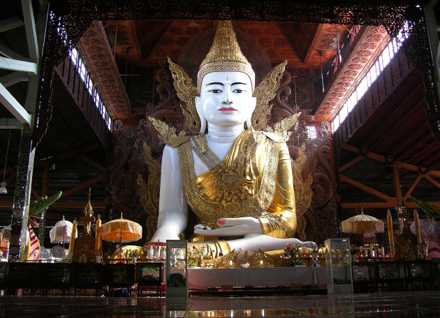 Nga Htat Kyi , grootse pagode