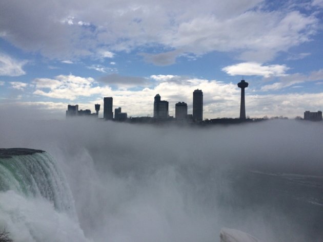 Canada in de wolken door Niagara Falls