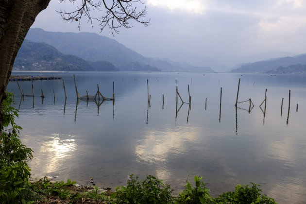 Avond  bij Pokhara lake
