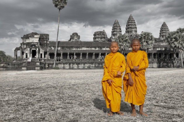 Monniken voor de Angkor Wat