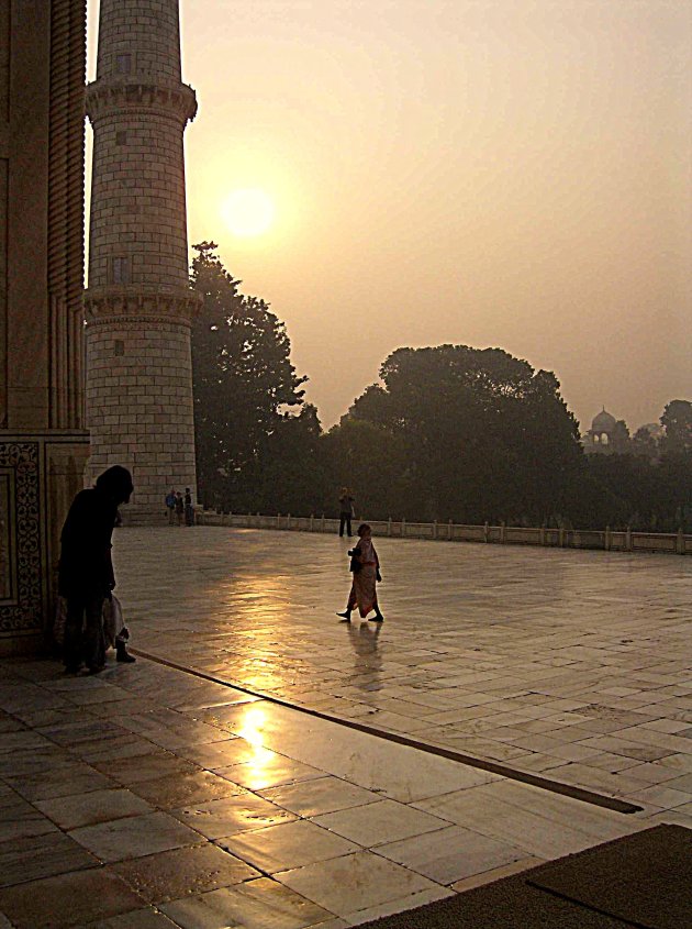 Sunrise at Taj Mahal