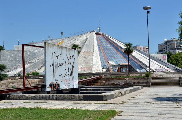 Piramide van Enver Hoxha
