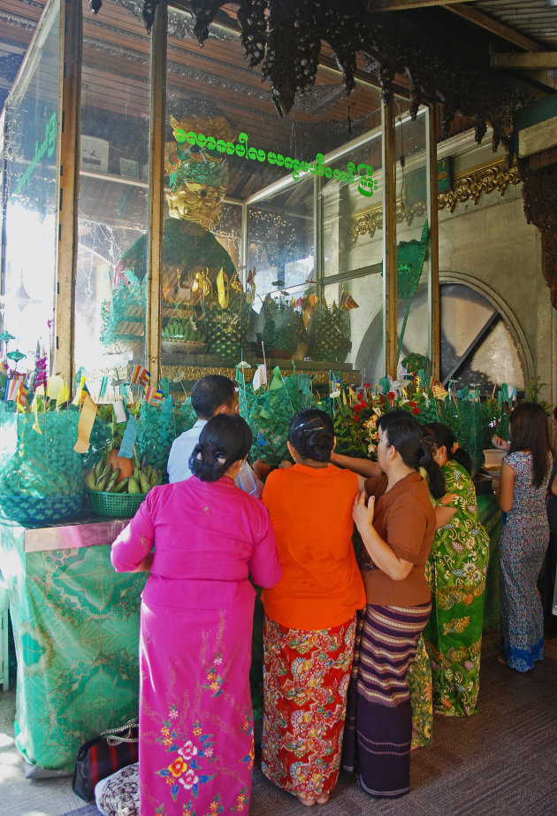 Indrukwekkende Shwedagon Paya!