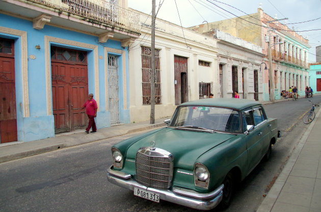 Oude Mercedes in Camagüey