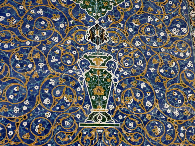 Paneel in het portaal van de Mir-i-Arab Madrassa