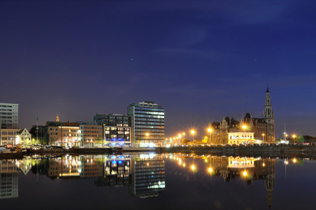 Antwerpen haven by night