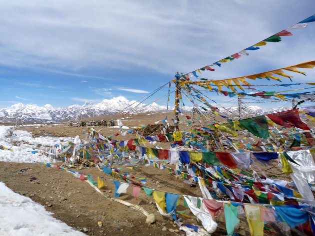 Gebedsvlaggetjes en Himalaya