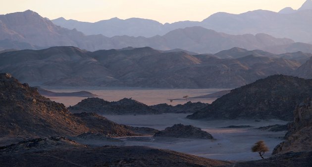 Woestijn bij zonsondergang