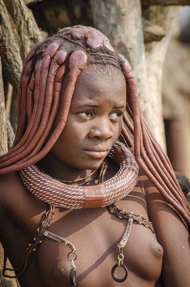 Mijmerend Himbameisje