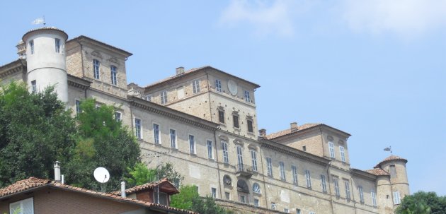 Eén van de vele Piemontese kastelen