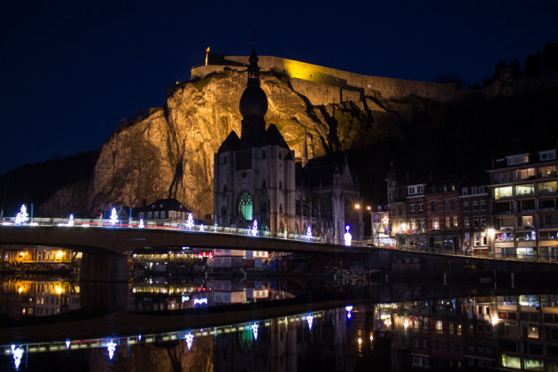 Dinant by night