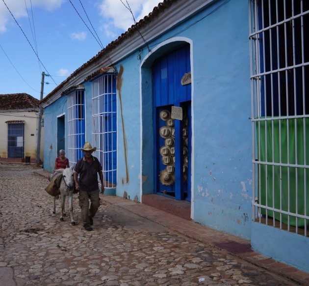Een wandeling met je ezel door Trinidad, Cuba
