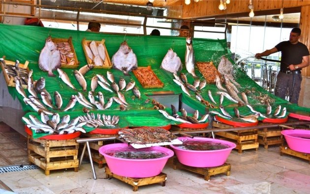 De vismarkt in Istanbul