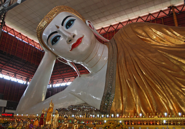Chaukhtatgyi Buddha!