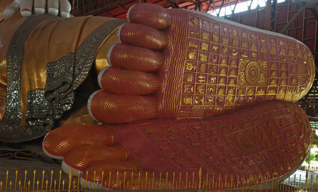 De voeten van de Reclining Buddha!