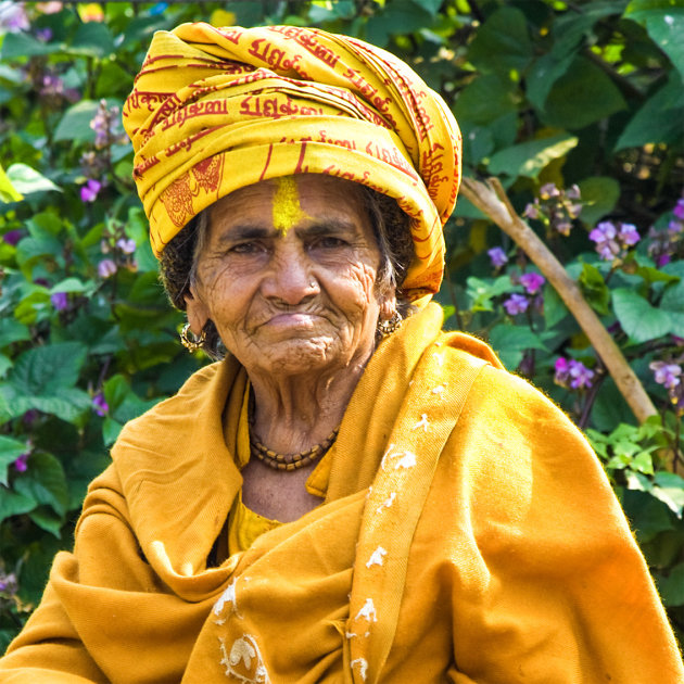 Vriendelijke vrouw in Devghat