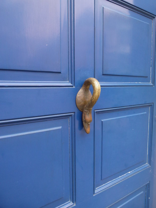 Opvallende blauwe deur