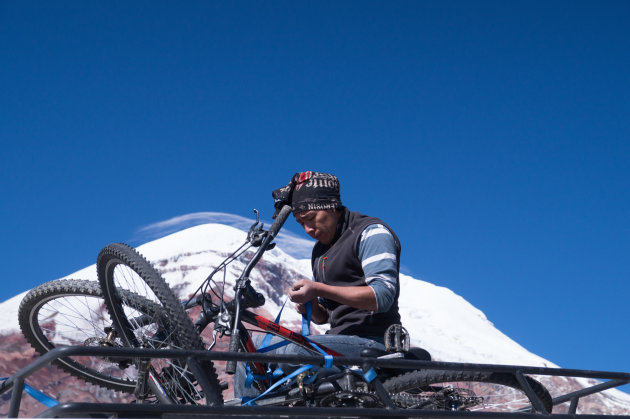 Mountainbiken vanaf de Chimborazo vulkaan