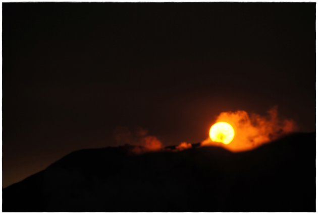 Glinsterende zonsondergang Zuidkust van Ijsland
