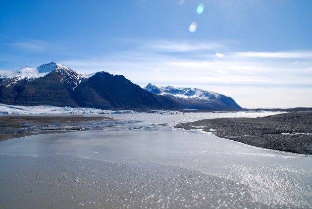 Smeltwater van gletsjertong Skaftafellsjökull 