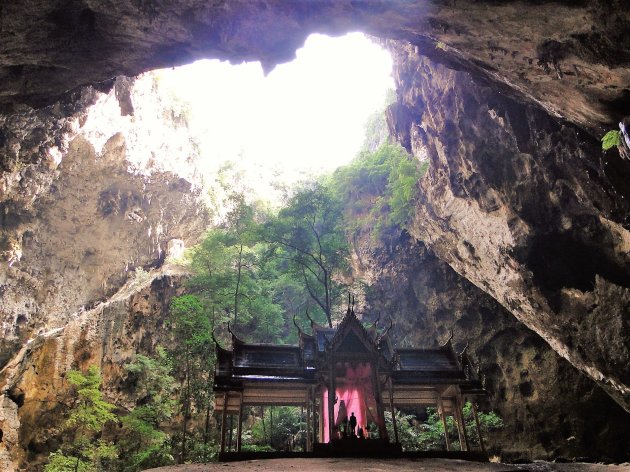 Tempel in de grot.