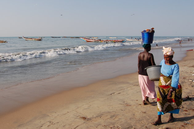 Gambia Vissers vrouwen.