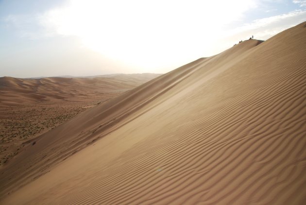 Zandduinen beklimmen in Abu Dhabi