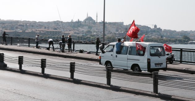 Laatste demonstratie tegen de coup in Istanbul - In the heat of the moment 
