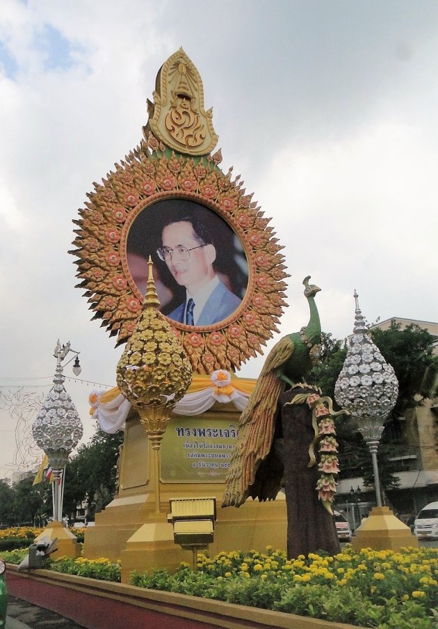 Koning van Thailand overleden.