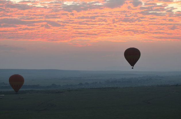 Zonsopkomst in boven de Masai Mara
