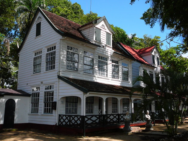 houten gebouw in Paramaribo
