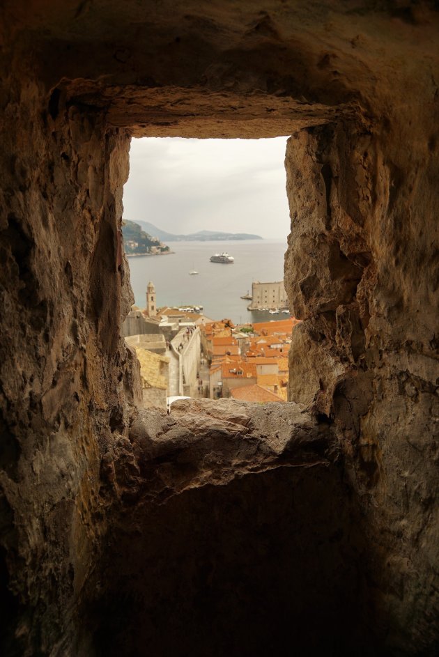 Doorkijkje op Dubrovnik haven
