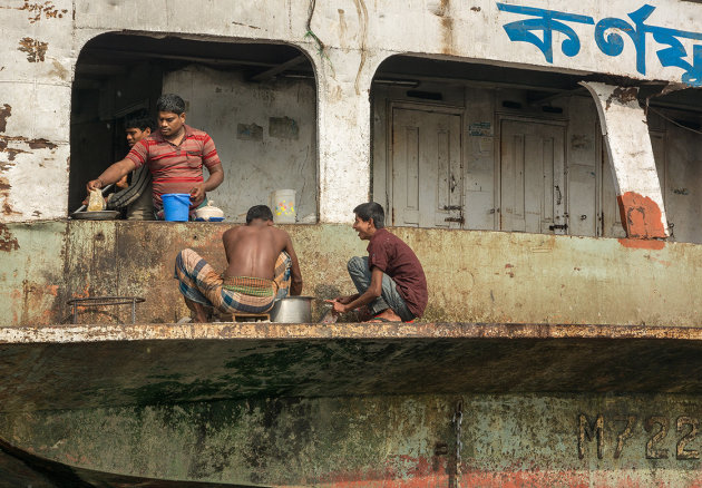 A day in the life at Sadarghat II
