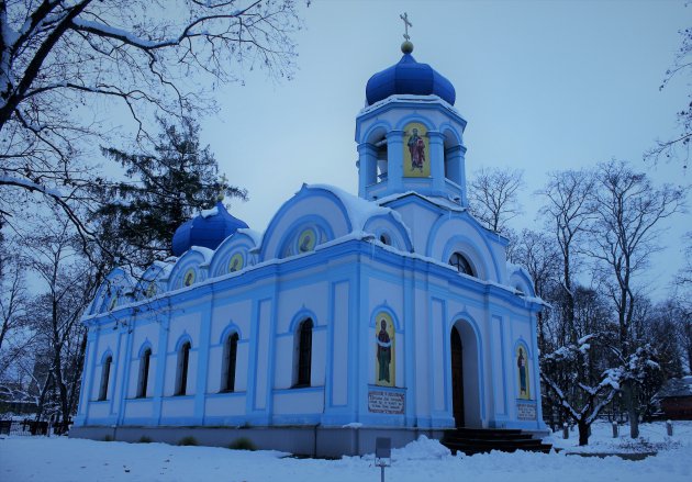 Kerkje in de sneeuw