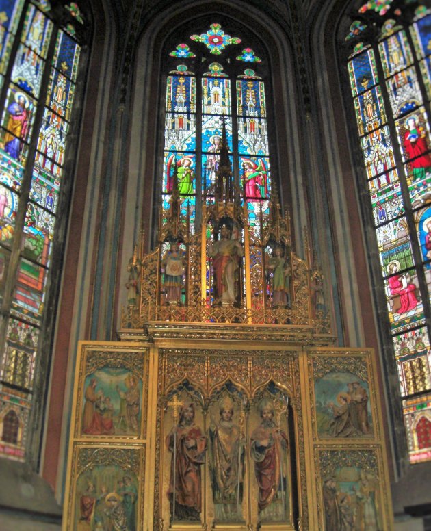 Rijkelijk  versierde Sint Vituskathedraal