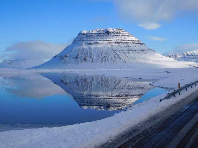 Reizen door een winters IJsland