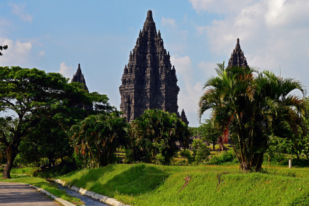 Prambanan vanaf de achterkant