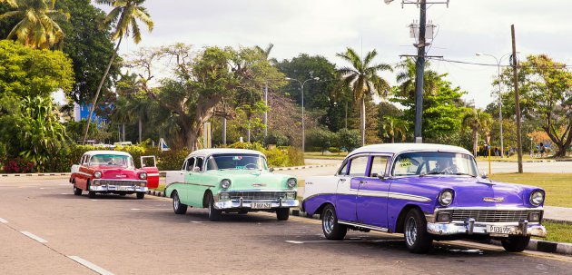 Vintage auto huren in Havanna.