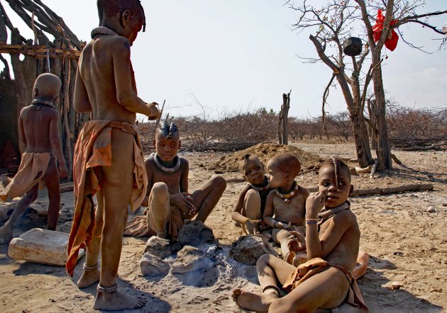 Lekker chillen bij de Himba