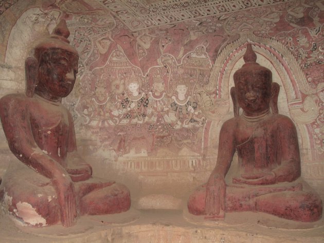 Boedhha's en eeuwenoude muurschilderingen