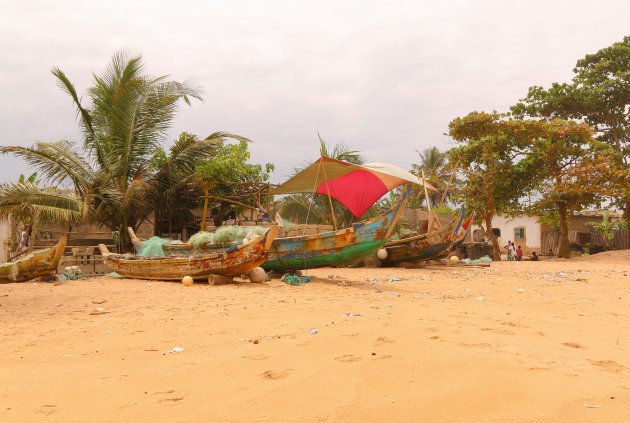 eindeloze stranden van Ghana