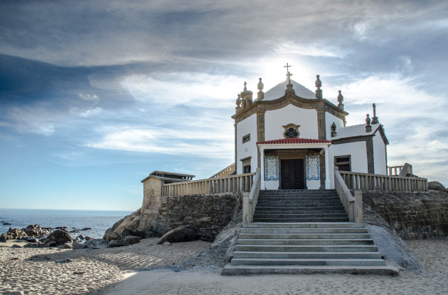 De laatste zonnestralen over Capela do Senhor da Pedra