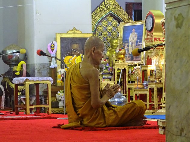 Avond gebed in de Tempel.