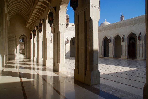 De indrukwekkende Sultan Qaboes-moskee in Muscat