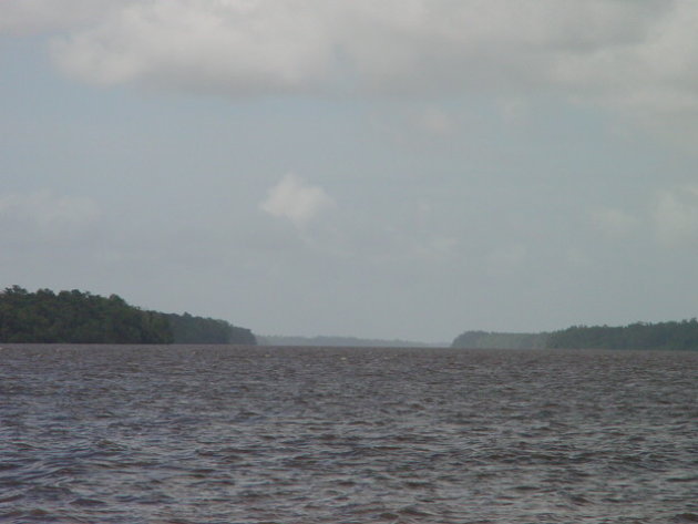 2002: Frans Guyana: De Maroni-rivier.