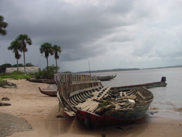 2002: Frans Guyana: Maroni-rivier.
